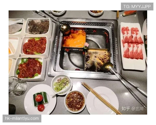 吴向东训练完直接啃生鸡胸肉，这自律看得我饭都吃不香了